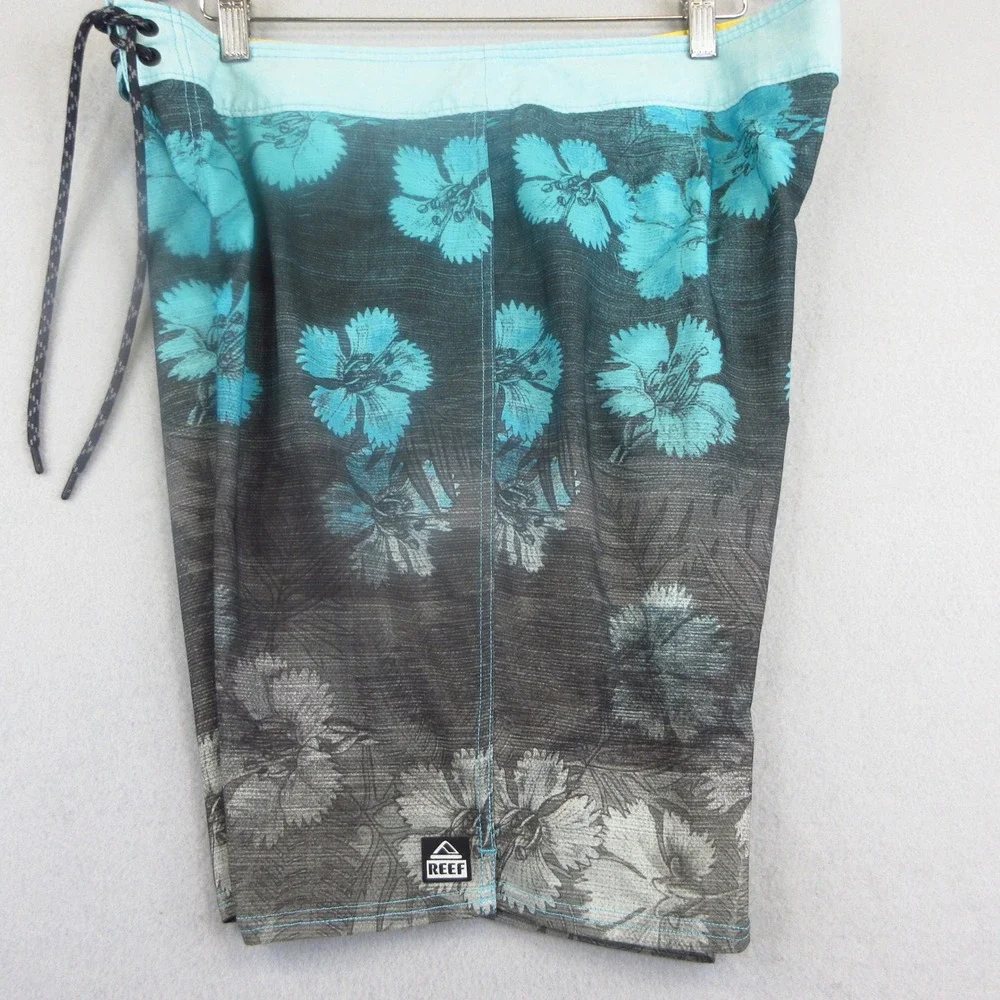 Reef Boardshorts Mens 36 Blue Grey Floral Tropical Surf Swim
